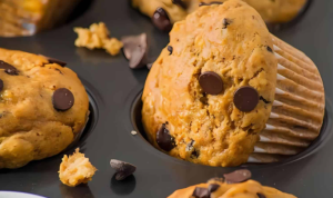 Peanut Butter Banana Muffins with Chocolate